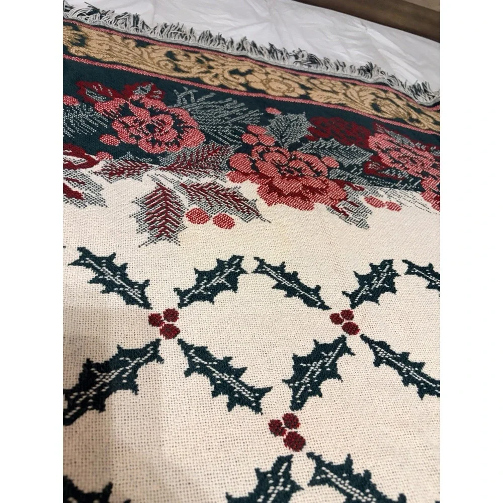 Vintage Christmas Tapestry Throw Blanket‎ Afghan Holly Berry Floral Fringe 56x43